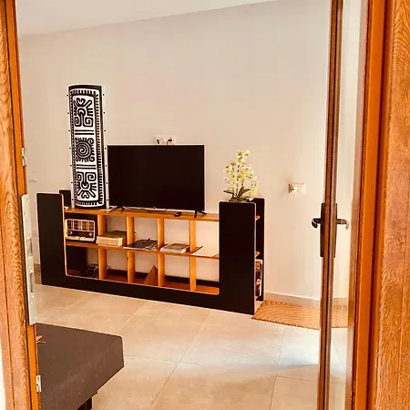 Casabella Casa Indipendente Con Corte بيت للعطل *