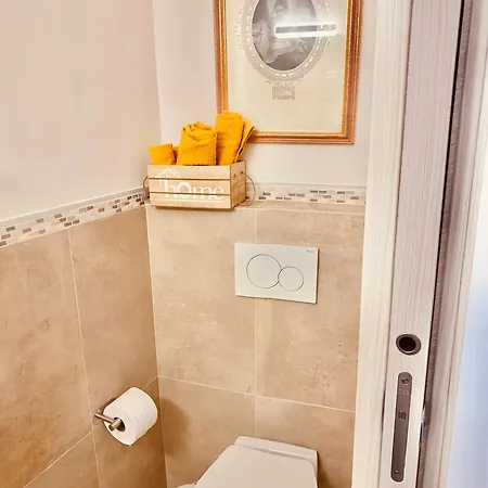 Casabella Casa Indipendente Con Corte بيت للعطل *
