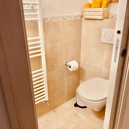 Casabella Casa Indipendente Con Corte * كيودجا