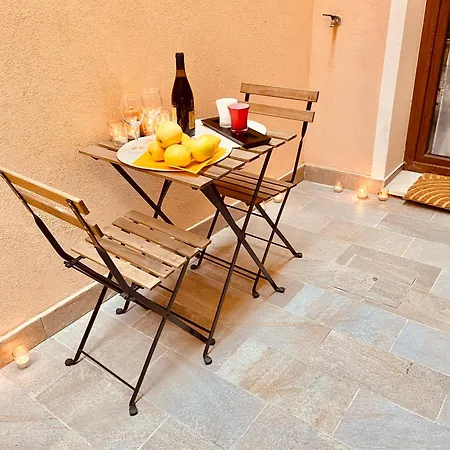 Casabella Casa Indipendente Con Corte بيت للعطل
