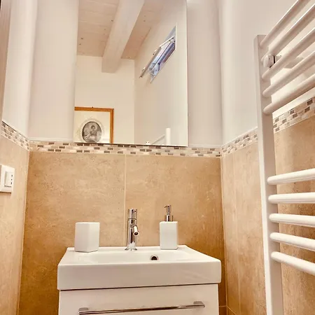 Casabella Casa Indipendente Con Corte * كيودجا